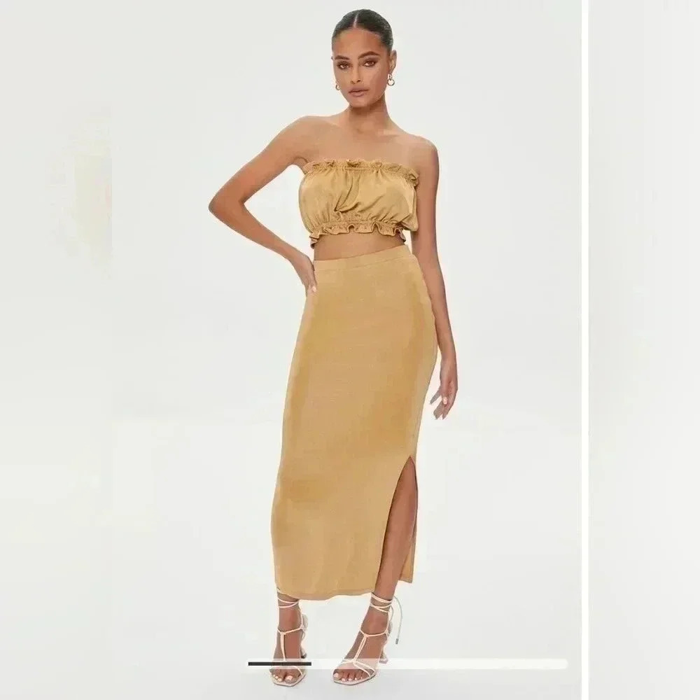 Elegant Ensemble: NWT Crop Top & Maxi Skirt Set (Size Large)"